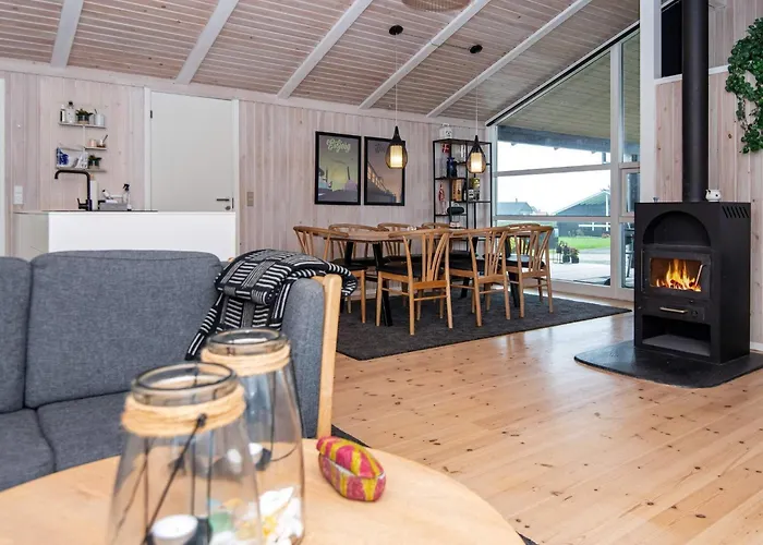 4 Star In Juelsminde *